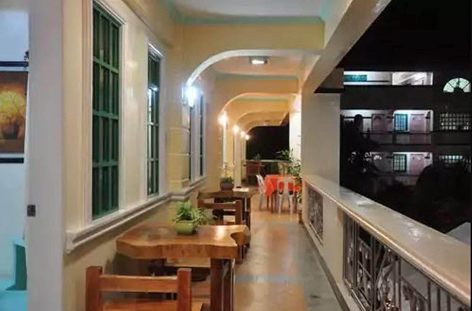 Apartelle De Francesca Puerto Galera Esterno foto