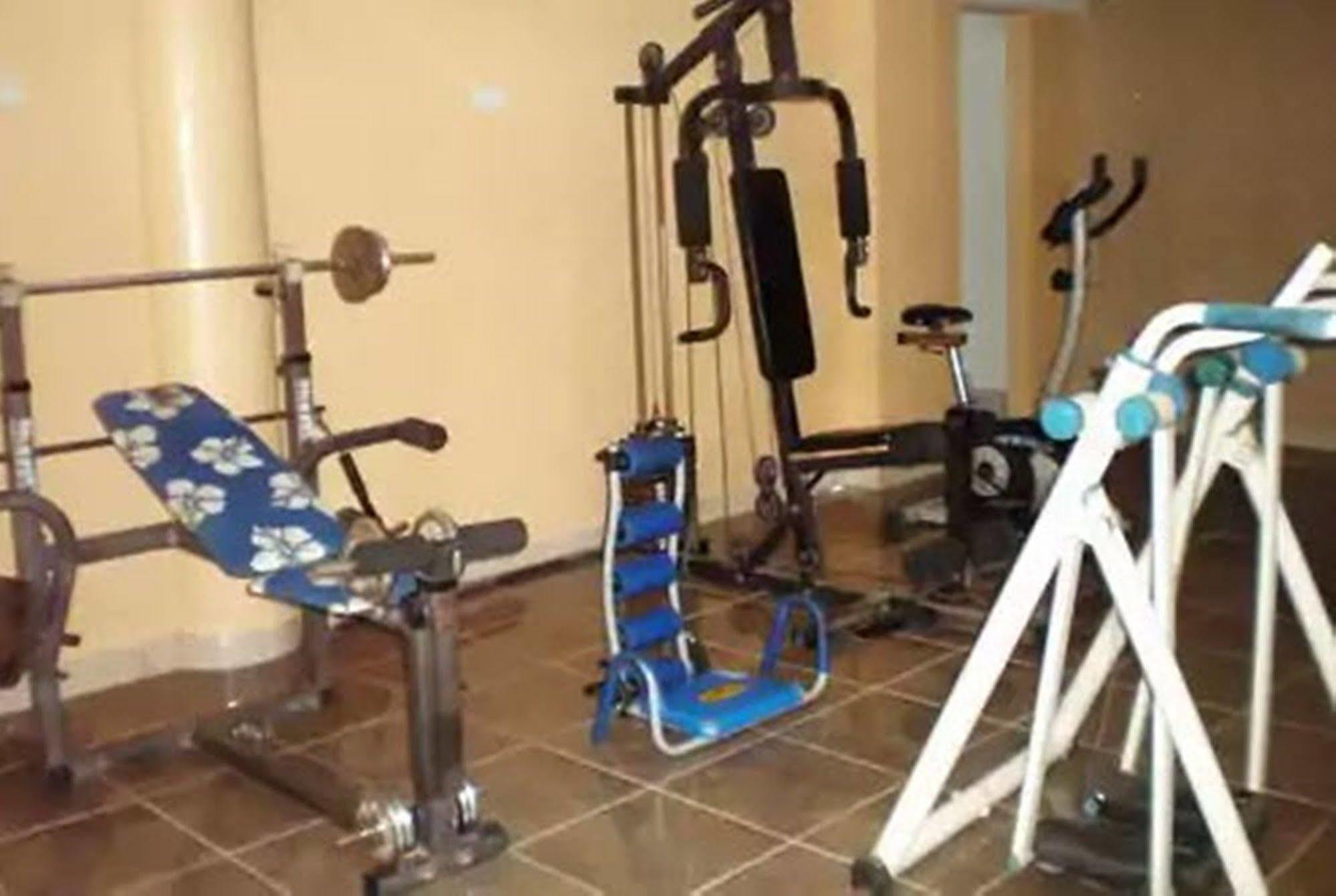 Apartelle De Francesca Puerto Galera Esterno foto