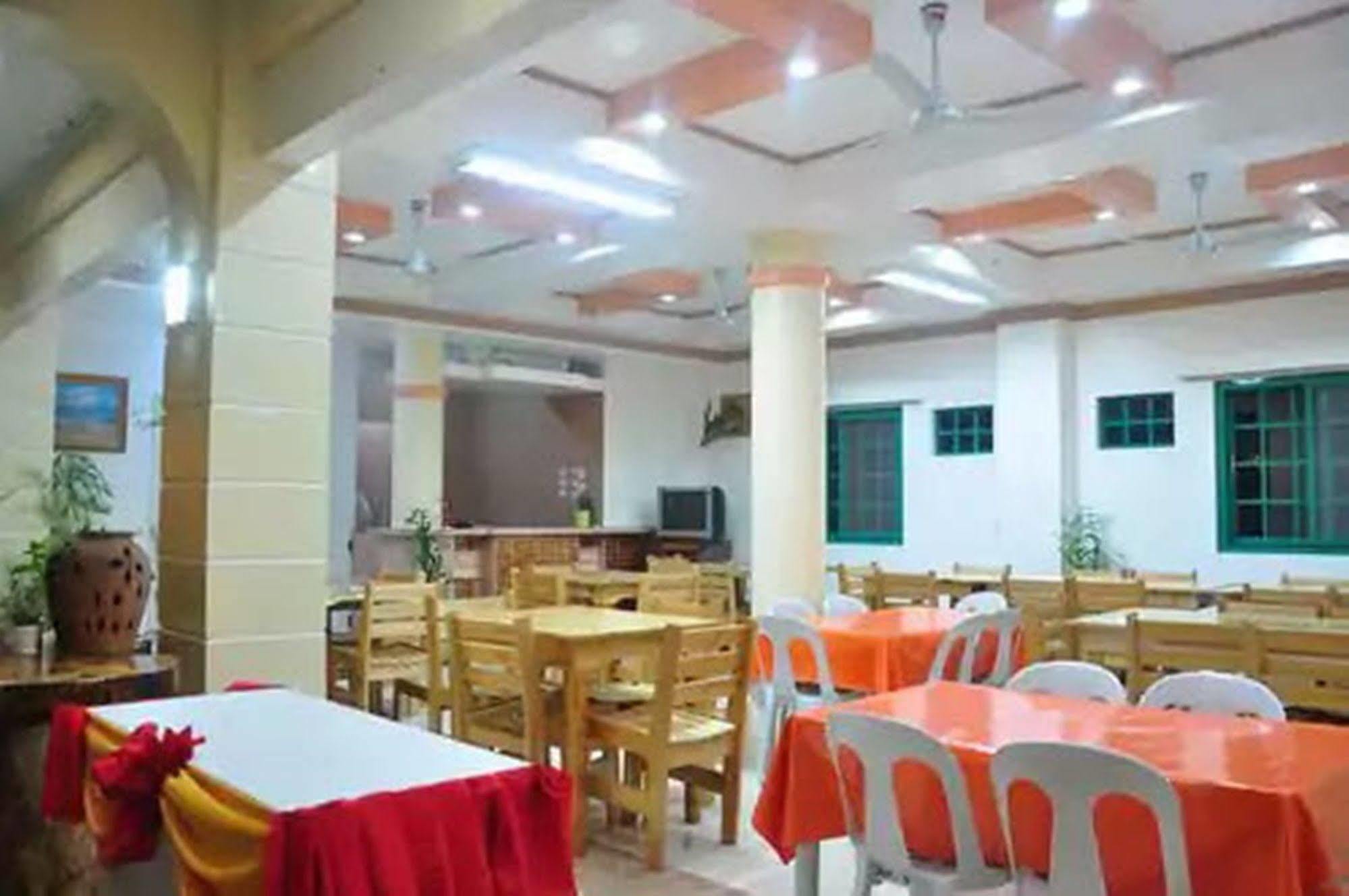 Apartelle De Francesca Puerto Galera Esterno foto