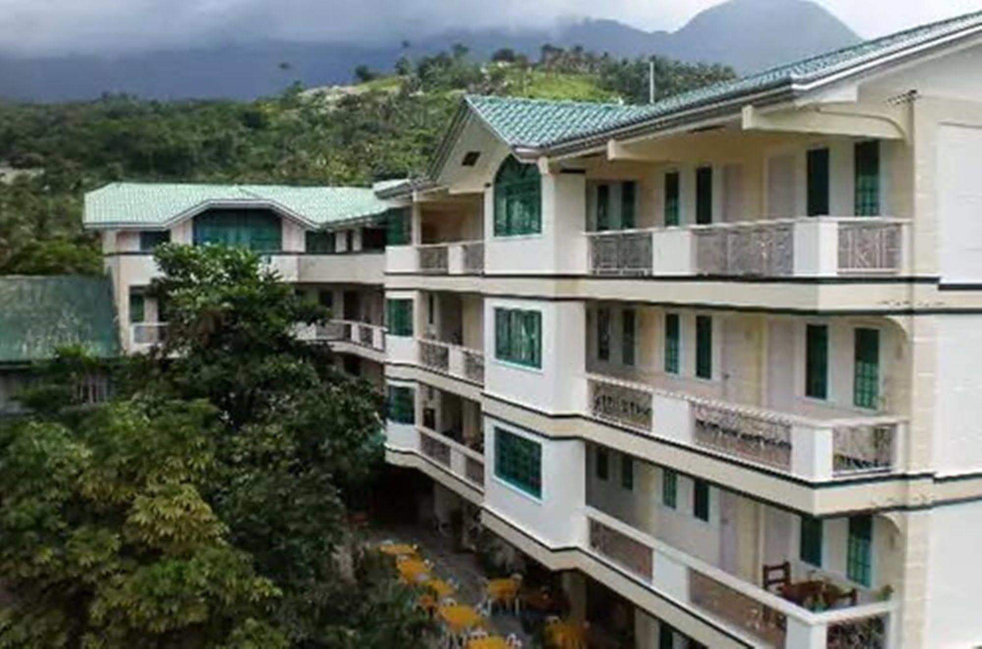 Apartelle De Francesca Puerto Galera Esterno foto