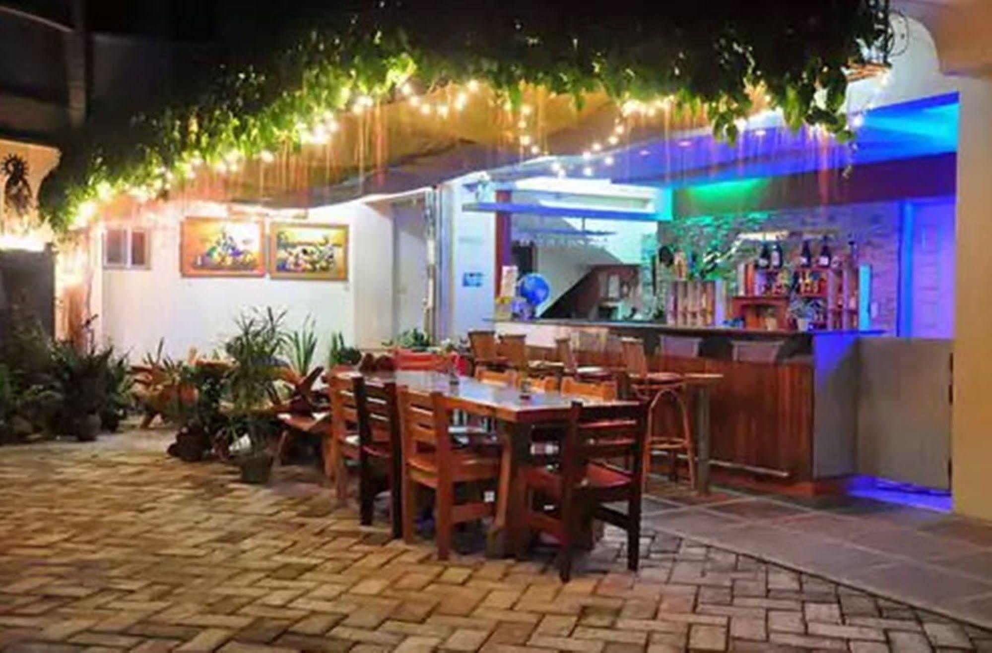 Apartelle De Francesca Puerto Galera Esterno foto