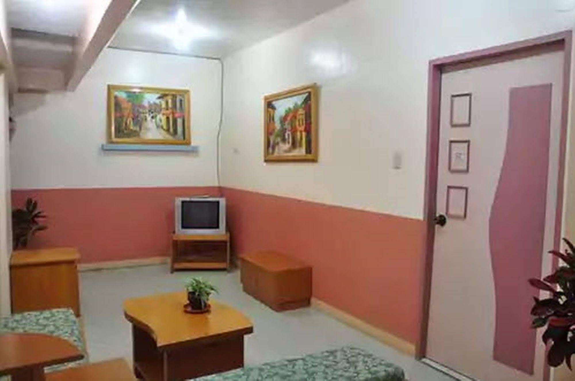Apartelle De Francesca Puerto Galera Esterno foto
